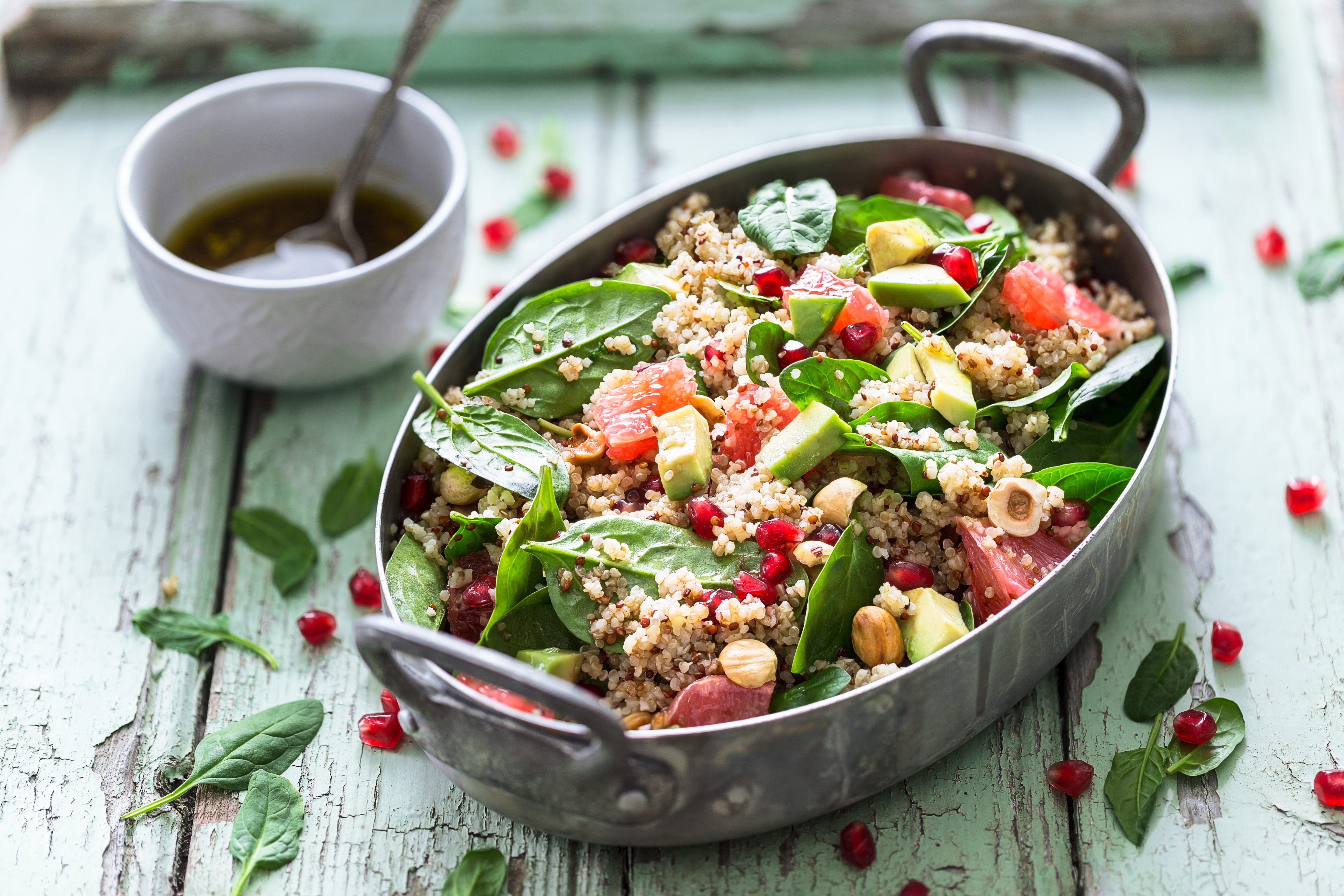 QUINOA SALAD with POMEGRANATE & SPINACH